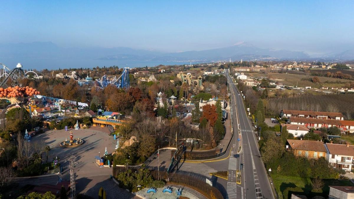 A Due Passi Da Gardaland Con Wi-fi Veloce E Aria Condizionata Ronchi (Veneto)